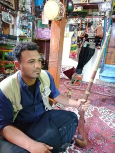 حب التراث يحول منزلاً إلى متحف (شواهد)