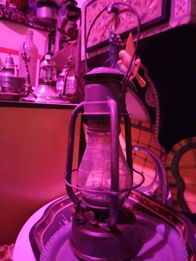 حب التراث يحول منزلاً إلى متحف (شواهد)