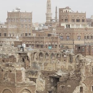 السمسرة من الخارج