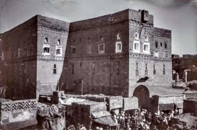 صور ووثائق حول السمسرة